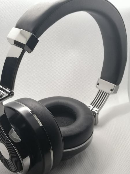 bluedio t3 headsets earbuds with mic earphone head-mounted stereo sound wireless bluetooth headphone waterproof headset 02
bluedio t3 headsets earbuds with mic earphone head-mounted stereo sound wireless bluetooth headphone waterproof headset 02