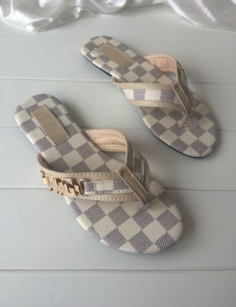 flip-flops ladies spring/summer 2019 new euro-american all-in-one non-slip wear large size beach clip flat bottom sandals 35--42, Blue;gray
flip-flops ladies spring/summer 2019 new euro-american all-in-one non-slip wear large size beach clip flat bottom sandals 35--42, Blue;gray