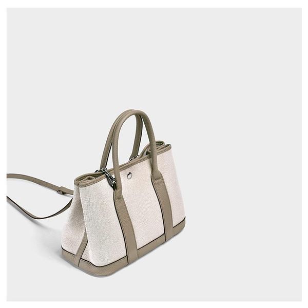 charm2019 canvas leather genuine garden collide dice matrix slanting single shoulder package woman handbag mom
charm2019 canvas leather genuine garden collide dice matrix slanting single shoulder package woman handbag mom