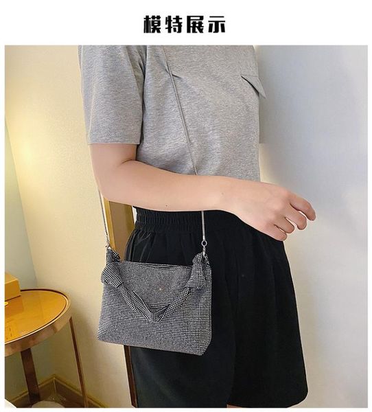 2020 new women's shoulder bag rope knot rhinestone bag new women's small fragrance wind armpit handbag portable
2020 new women's shoulder bag rope knot rhinestone bag new women's small fragrance wind armpit handbag portable