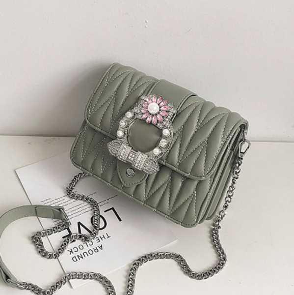female chains lock diamonds crossbody bags for women 2020 luxury handbags designer sac a main ladies hand shoulder messenger bag
female chains lock diamonds crossbody bags for women 2020 luxury handbags designer sac a main ladies hand shoulder messenger bag