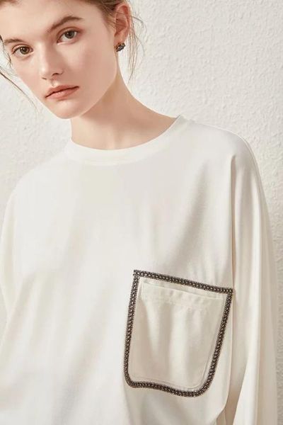 women t-shirt 2020 new beaded single pocket design round neck long sleeve t-shirt, White
women t-shirt 2020 new beaded single pocket design round neck long sleeve t-shirt, White