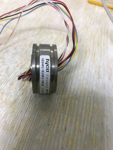 100% испытало работы идеально подходит для new ts5213n500 вращающийся энкодер v23401-s1401-c610
100% испытало работы идеально подходит для new ts5213n500 вращающийся энкодер v23401-s1401-c610