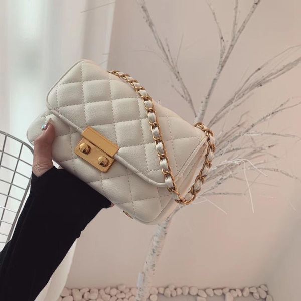 women bag new rhombic chain bag european and american classic fashion mom wild single shoulder messenger
women bag new rhombic chain bag european and american classic fashion mom wild single shoulder messenger