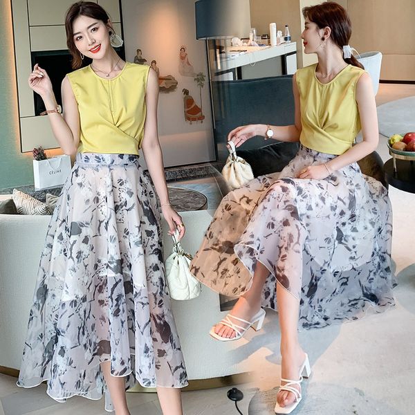 casual and fashionable, easy and elegant two piece set, new sleeveless printed skirt for women in summer 2020, White
casual and fashionable, easy and elegant two piece set, new sleeveless printed skirt for women in summer 2020, White