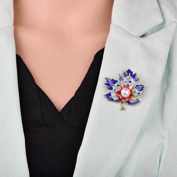 1pc creative pearl alloy brooches for women men xmas gift clothes accessories gifts jewelry, Gray
1pc creative pearl alloy brooches for women men xmas gift clothes accessories gifts jewelry, Gray