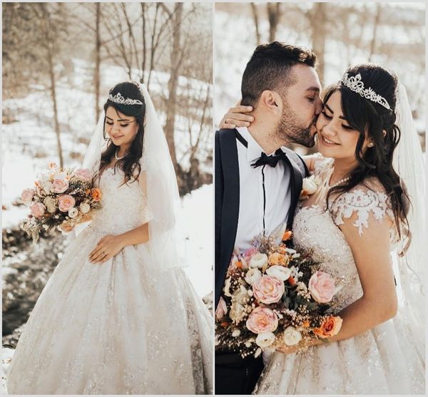 2020 modest elegant ball gown off shoulder sleeveless wedding dresses lace applique crystal sequins wedding gowns sweep train bridal gowns, White
2020 modest elegant ball gown off shoulder sleeveless wedding dresses lace applique crystal sequins wedding gowns sweep train bridal gowns, White