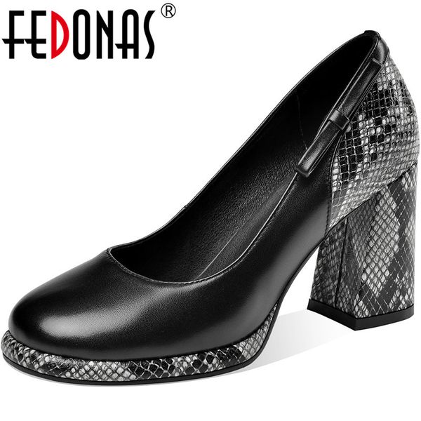 fedonas 2020 women butterfly knot pumps round toe square heels shoes summer cow leather pumps color mixing wedding shoes woman, Black
fedonas 2020 women butterfly knot pumps round toe square heels shoes summer cow leather pumps color mixing wedding shoes woman, Black