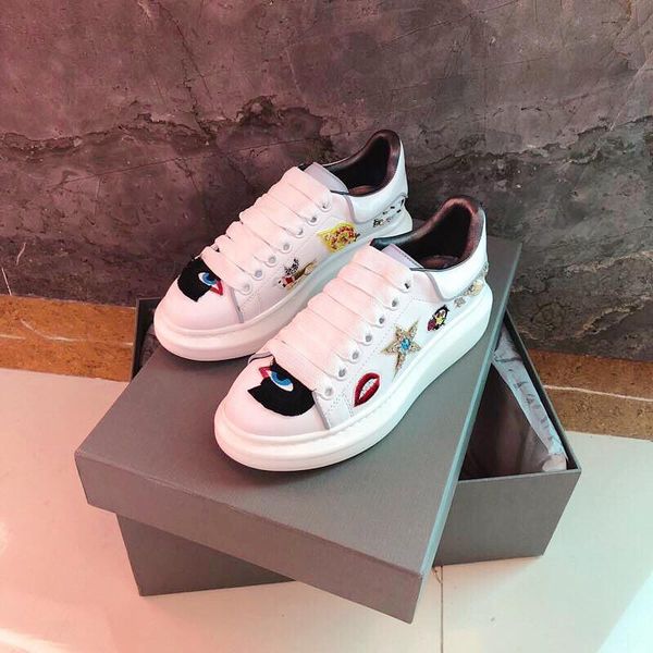 2020 designer shoes men women fashion spike sneakers black red white blue leather suede graffiti flat bottoms luxury casual shoe g5
2020 designer shoes men women fashion spike sneakers black red white blue leather suede graffiti flat bottoms luxury casual shoe g5