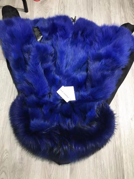 real pictures blue raccoon fur trim mukla furs brand blue fox fur lining black women mini jackets ladies snow parkas 
real pictures blue raccoon fur trim mukla furs brand blue fox fur lining black women mini jackets ladies snow parkas