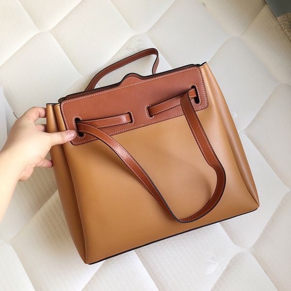 brand fashion handbags purses genuine leather large capacity bucket bags single shoulder crossbody bags tote shopping bags
brand fashion handbags purses genuine leather large capacity bucket bags single shoulder crossbody bags tote shopping bags