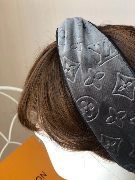women velvet elastic turban head scarf headband echarpes foulards cachecol classic winter designers letter headbands hair bands, Silver
women velvet elastic turban head scarf headband echarpes foulards cachecol classic winter designers letter headbands hair bands, Silver