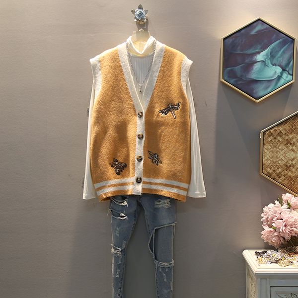 women sleeveless embroidery v-neck knitted autumn winter women sweaters 2019 knitting coat mujer invierno harajuku, Black;white
women sleeveless embroidery v-neck knitted autumn winter women sweaters 2019 knitting coat mujer invierno harajuku, Black;white