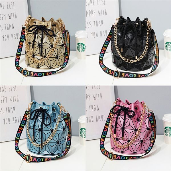 2020 designer shoulder bag sell crossbody bags luxury designer shoulder bag women bags large capacity geometric bags gi#752
2020 designer shoulder bag sell crossbody bags luxury designer shoulder bag women bags large capacity geometric bags gi#752