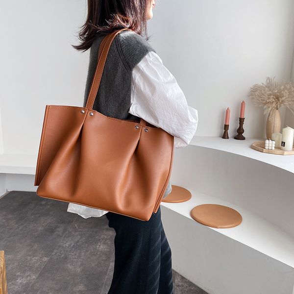 new fashion women pu leather tote handbags ladies messenger bags designer large capacity female casual shoulder bag
new fashion women pu leather tote handbags ladies messenger bags designer large capacity female casual shoulder bag