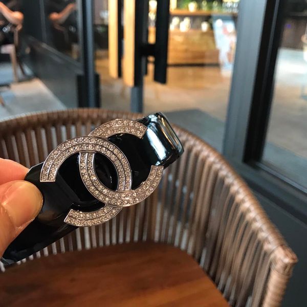 ceinture дизайнерских ремней мужских поясов конструктора snake luxury leather belt бизнес ремни женщины большая золотая пряжка с коробкой, Black;brown
ceinture дизайнерских ремней мужских поясов конструктора snake luxury leather belt бизнес ремни женщины большая золотая пряжка с коробкой, Black;brown