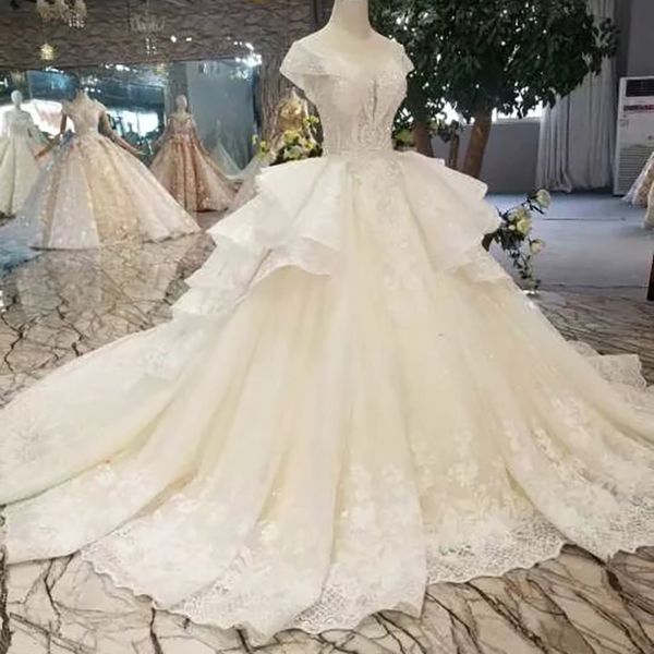 luxury ball gown wedding dress with mluti-layer skirt illusion o-neck cap sleeves lace up back applique beaded wedding gown with train, White
luxury ball gown wedding dress with mluti-layer skirt illusion o-neck cap sleeves lace up back applique beaded wedding gown with train, White