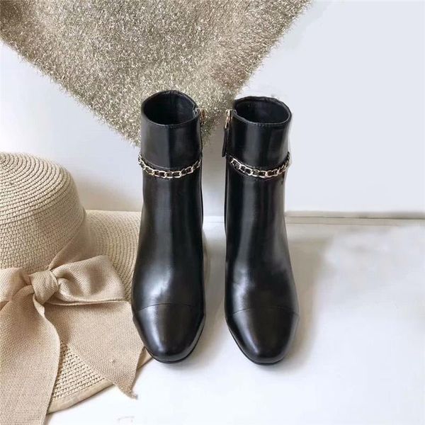 2020 authentic martin calfskin ankle boots women lace up leather black high heels boots limited g35008 x53109 94305 heels sneakers with bo
2020 authentic martin calfskin ankle boots women lace up leather black high heels boots limited g35008 x53109 94305 heels sneakers with bo