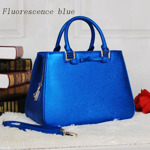 Late t women leather tote 8 color real leather handbag with a long trap ingle zipper on 3pc big lot pocket
Late t women leather tote 8 color real leather handbag with a long trap ingle zipper on 3pc big lot pocket