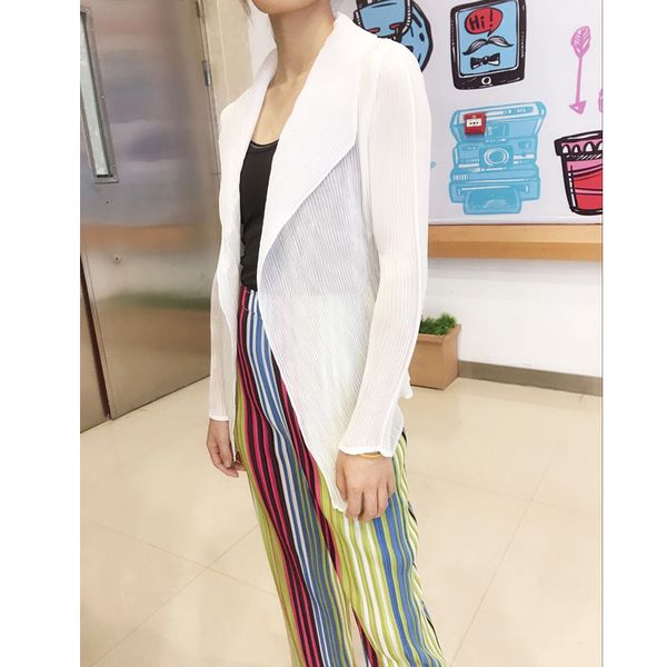 miyake pleated thin cardigan summer high-end fashion lapel long-sleeved women's air-conditioning coat qianjin, Black;brown
miyake pleated thin cardigan summer high-end fashion lapel long-sleeved women's air-conditioning coat qianjin, Black;brown