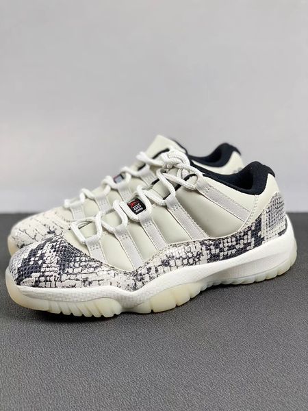 2020 design men's basketball shoes retro men's sneakers thick bottom shockproof triple sneakers dhl 4
2020 design men's basketball shoes retro men's sneakers thick bottom shockproof triple sneakers dhl 4