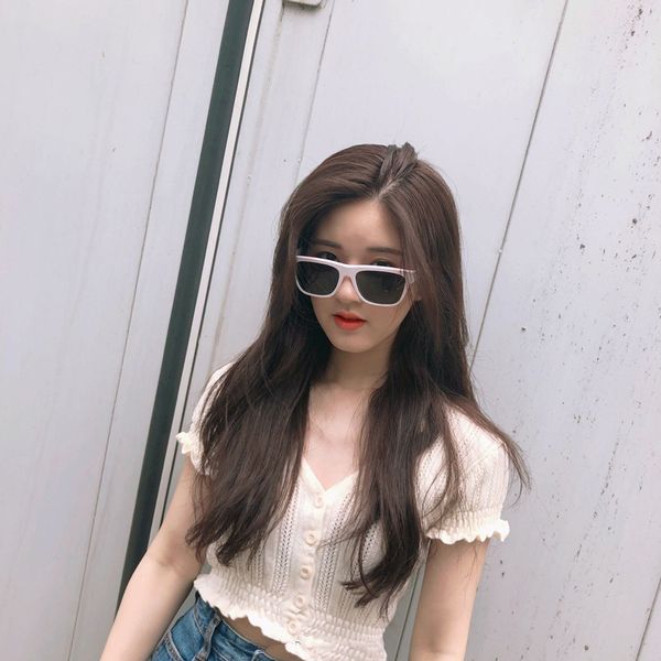 zhao lu si celebrity inspired vintage v-neck slim high waist short chest button cutout lace knitted short-sleeved cardigan t-shirt, Red
zhao lu si celebrity inspired vintage v-neck slim high waist short chest button cutout lace knitted short-sleeved cardigan t-shirt, Red