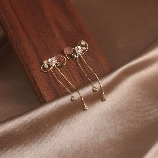 new design fashion jewelery bowknot tassel earrings for woman high-quality delicate pearl retro opal earring for holiday party, Golden;silver
new design fashion jewelery bowknot tassel earrings for woman high-quality delicate pearl retro opal earring for holiday party, Golden;silver