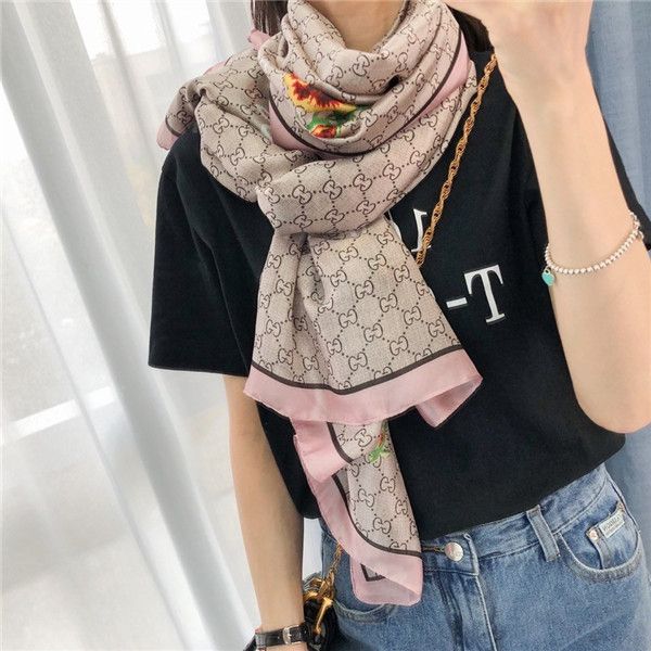 2020new fashion designer silk scarf women luxury four seasons shawl scarf brand scarves size about 180x70cm 6 colors with box opt, Blue;gray
2020new fashion designer silk scarf women luxury four seasons shawl scarf brand scarves size about 180x70cm 6 colors with box opt, Blue;gray