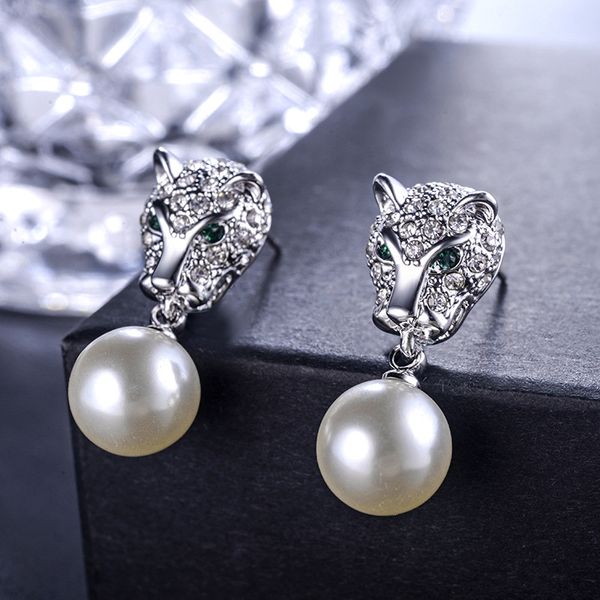 fashion-personality full of diamond silver rose gold leopard pearl earrings fashion trend european and american earrings
fashion-personality full of diamond silver rose gold leopard pearl earrings fashion trend european and american earrings