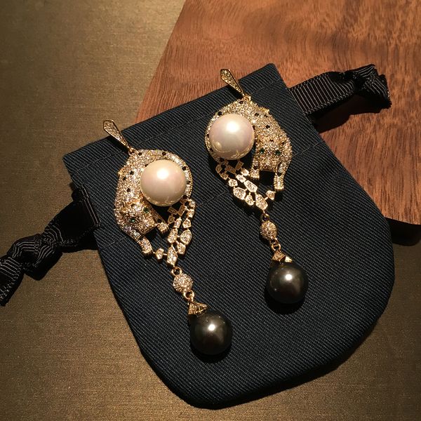 flower leopard luxury pearl pendant black spotted leopard pearl earrings court earrings baroque pearl stud earrings, Golden
flower leopard luxury pearl pendant black spotted leopard pearl earrings court earrings baroque pearl stud earrings, Golden