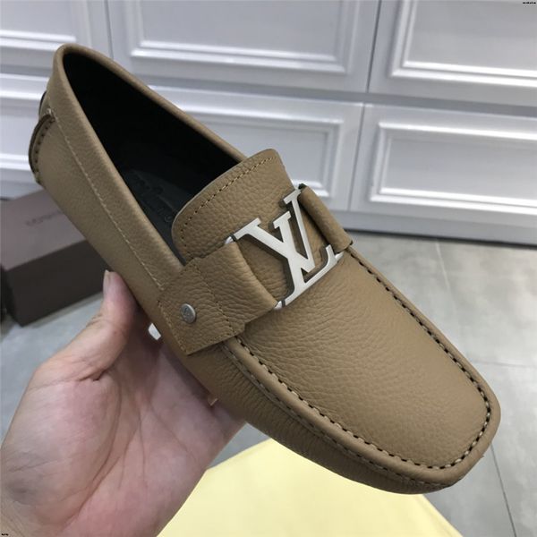 19ss luxury brands men loafers black diamond rhinestones spikes men shoes rivets casual flats sneakers wholesale
19ss luxury brands men loafers black diamond rhinestones spikes men shoes rivets casual flats sneakers wholesale