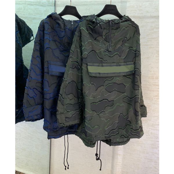 12.30 2020 early spring new women camouflage pattern embroidery letter hooded trench coat, Tan;black
12.30 2020 early spring new women camouflage pattern embroidery letter hooded trench coat, Tan;black