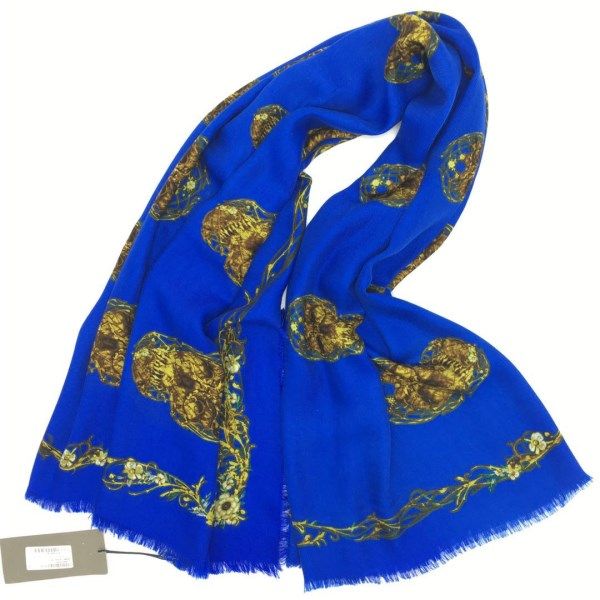 wholesale- new good quality silk and wool material print skulls pattern square scarves for women size 130cm - 130cm, Blue;gray
wholesale- new good quality silk and wool material print skulls pattern square scarves for women size 130cm - 130cm, Blue;gray