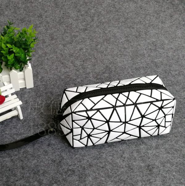 fashion cosmetic bag small square bag geometry linger handbag trendy mobile phone zero wallet makeup case
fashion cosmetic bag small square bag geometry linger handbag trendy mobile phone zero wallet makeup case