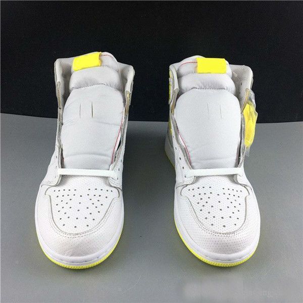 new 2020 1 high og first class flight basketball shoes white dynamic lemon yellow athletic 1s man sports sneakers
new 2020 1 high og first class flight basketball shoes white dynamic lemon yellow athletic 1s man sports sneakers