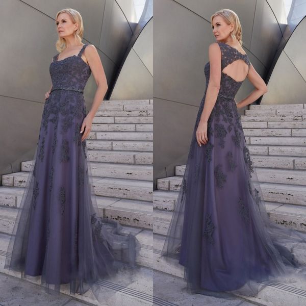 elegant mother of the bride dresses spaghetti straps lace appliqued sleeveless evening gowns hollow back plus size wedding guest dress cheap, Black;red
elegant mother of the bride dresses spaghetti straps lace appliqued sleeveless evening gowns hollow back plus size wedding guest dress cheap, Black;red