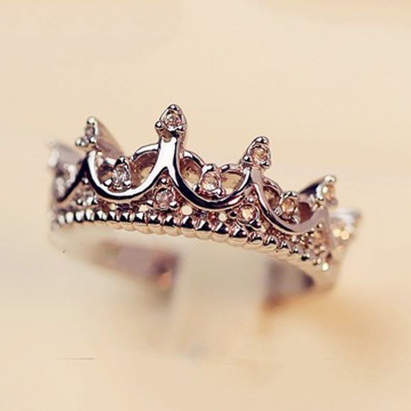 2018 fashion queen's silver crown rings for women punk brand crystal jewellery love rings femme bijoux wedding engagement, Slivery;golden
2018 fashion queen's silver crown rings for women punk brand crystal jewellery love rings femme bijoux wedding engagement, Slivery;golden