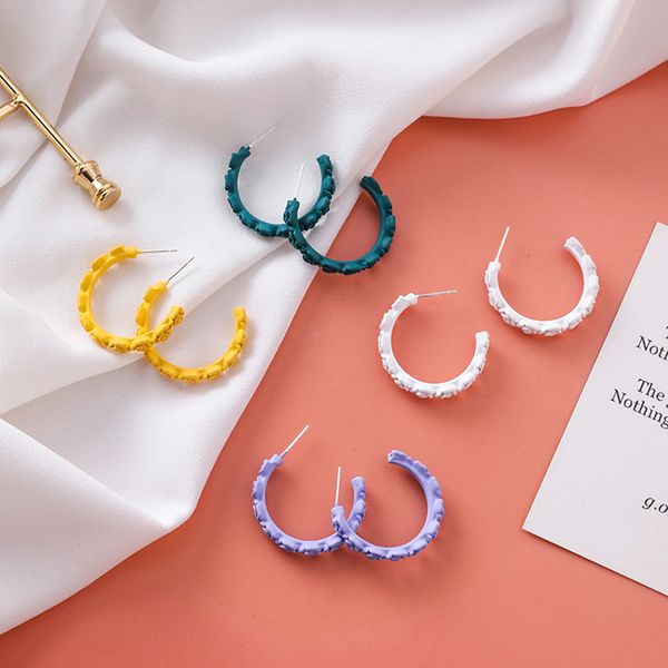 2020 new spray paint carved rose flower yellow green purple whie c hoop earrings for women lady's fashion korean hoop earring, Golden;silver
2020 new spray paint carved rose flower yellow green purple whie c hoop earrings for women lady's fashion korean hoop earring, Golden;silver