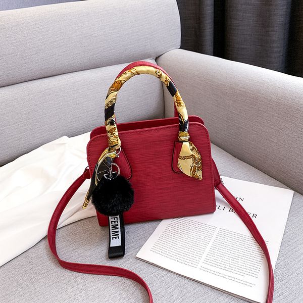 сумка новая женская сумка через плечо шелковый шарф пушистый мяч сумочка
сумка новая женская сумка через плечо шелковый шарф пушистый мяч сумочка