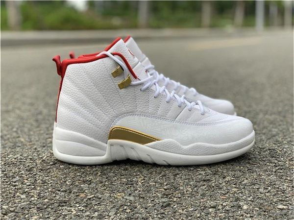2020 release authentic 12 fiba white university red -metallic gold men basketball shoes 130690 -107 real carbon fiber athletic shoes with
2020 release authentic 12 fiba white university red -metallic gold men basketball shoes 130690 -107 real carbon fiber athletic shoes with