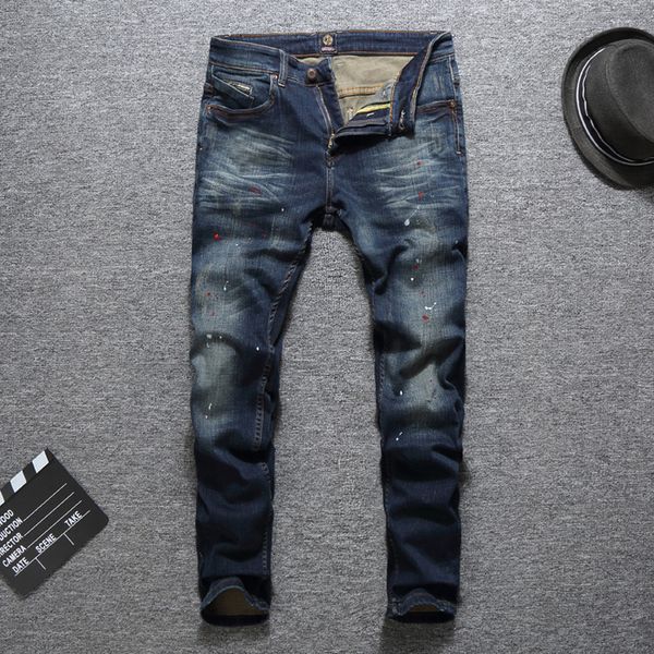 2019 italian vintage style men jeans dark blue slim elastic printed jeans classical pants paint designer streetwear men
2019 italian vintage style men jeans dark blue slim elastic printed jeans classical pants paint designer streetwear men
