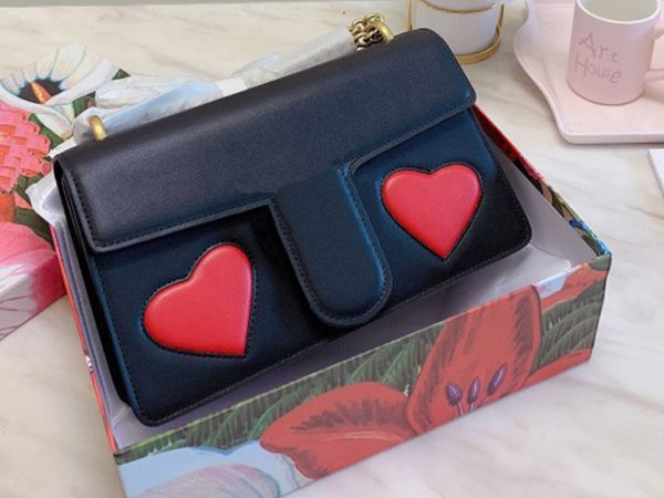 2019 плечо сумки сумки высокого качества crossbody мешок heart-shaped украшения оригинальный кожа с мешком пыли и мешком подарков
2019 плечо сумки сумки высокого качества crossbody мешок heart-shaped украшения оригинальный кожа с мешком пыли и мешком подарков