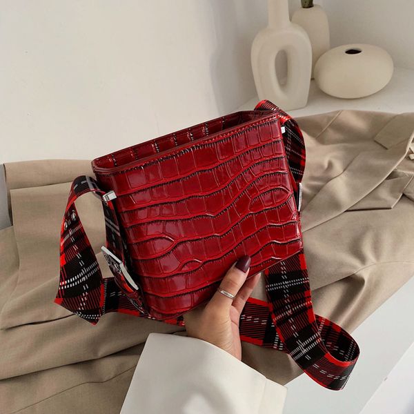 luxury alligator handbags leather croco women bags designer 2019 small shoulder messenger bag sac main femme red
luxury alligator handbags leather croco women bags designer 2019 small shoulder messenger bag sac main femme red