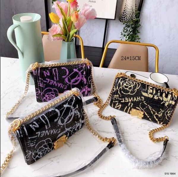 the latest fashion mini crossbody bag for women black leather single chain shoulder bag brand calfskin skin flap,bag size 24*15cm
the latest fashion mini crossbody bag for women black leather single chain shoulder bag brand calfskin skin flap,bag size 24*15cm