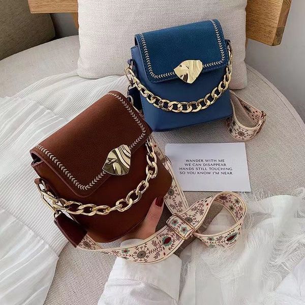 chispaulo fashion leather bag wide strip single shoulder bag korean style small bucket chain
chispaulo fashion leather bag wide strip single shoulder bag korean style small bucket chain