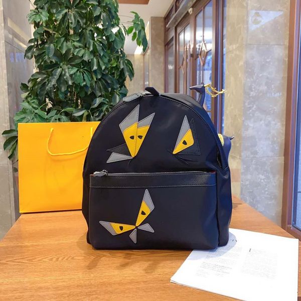 2020 fashion designer backpack waterproof cloth black matching large capacity knapsack backpack travel bag
2020 fashion designer backpack waterproof cloth black matching large capacity knapsack backpack travel bag