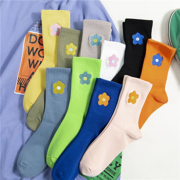 1pair cute flower breathable ladies socks embroider pure color long tube socks japanese korean designer retro women's sock, Black;white
1pair cute flower breathable ladies socks embroider pure color long tube socks japanese korean designer retro women's sock, Black;white