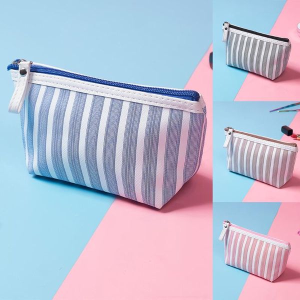 2020 creative large capacity storage bag multi-function waterproof portable cosmetic bag wash travel supplies
2020 creative large capacity storage bag multi-function waterproof portable cosmetic bag wash travel supplies