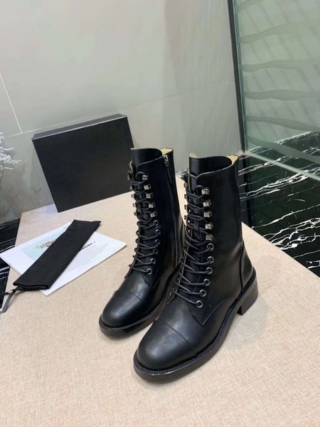 2020 french designer autumn and winter new luxury fashion casual martin boots leather boots women shoes black boot with box
2020 french designer autumn and winter new luxury fashion casual martin boots leather boots women shoes black boot with box