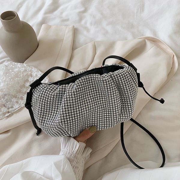 small diamond cloud bags fashion crossbody bags for women 2020 summer shiny lady shoulder handbags female travel cross body bag
small diamond cloud bags fashion crossbody bags for women 2020 summer shiny lady shoulder handbags female travel cross body bag